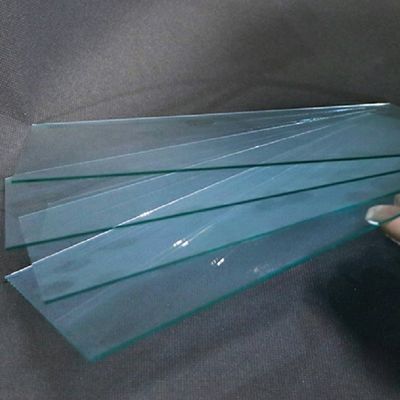 Καλή τιμή Υπερδιαφανές μεσαίο γυαλί πυριτικού αλουμινίου για προστατευτικό οθόνης σε απευθείας σύνδεση