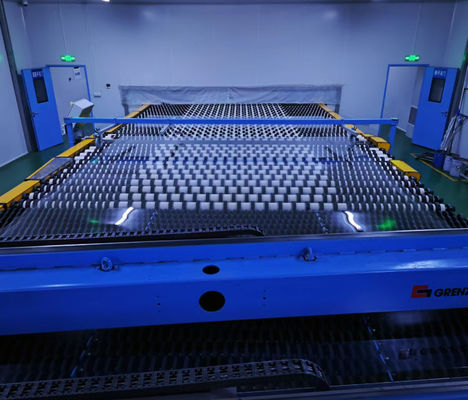 Καλή τιμή Ειδικό υπελευκό πλωτό γυαλί για εφαρμογές ημιαγωγών Κανονικό μέγεθος 1300*1100mm Προαιρετικό πάχος 0,25mm-2mm σε απευθείας σύνδεση